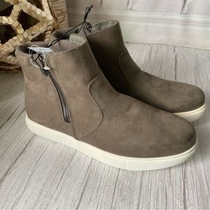 IZOD - MILA GRAY SUEDE ZIP ANKLE BOOTS